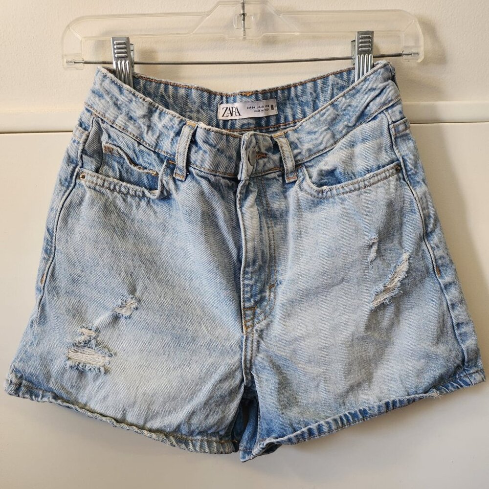 Zara Distressed Denim Shorts Light Wash High Waist Size 2